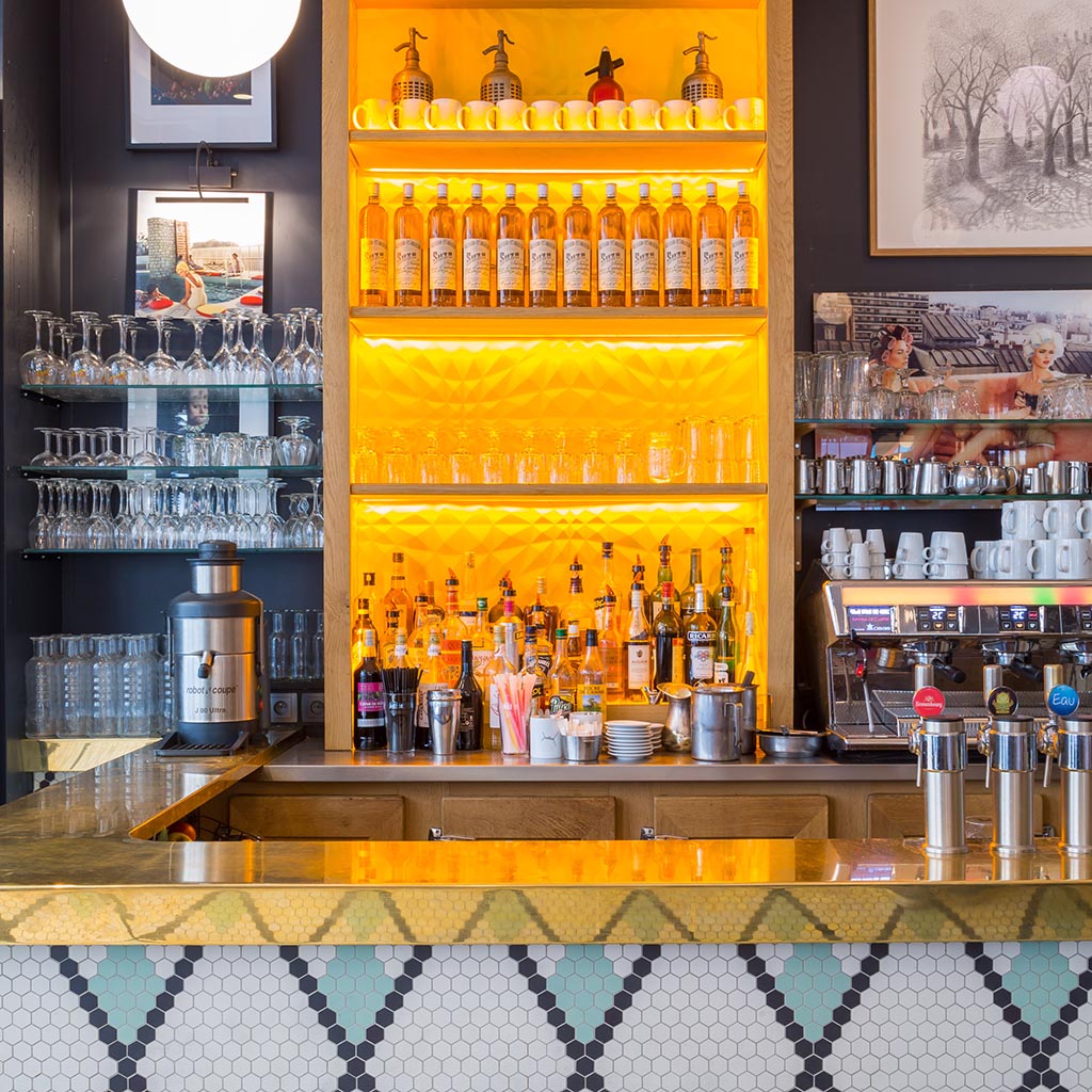 Photographie d'un bar à cocktail