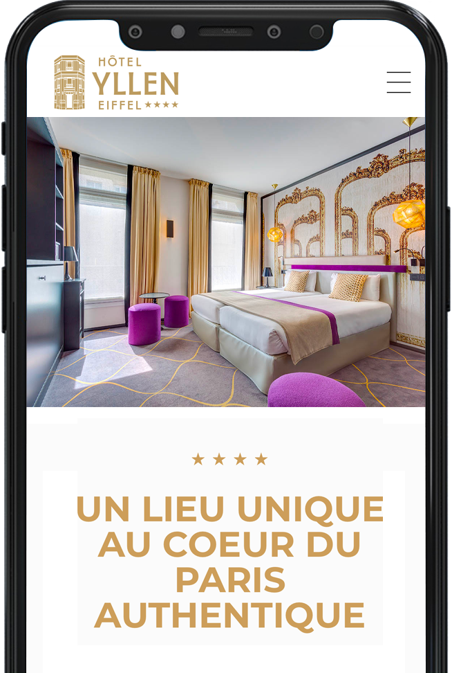 photographie d'un site internet d'hôtel sur un téléphone